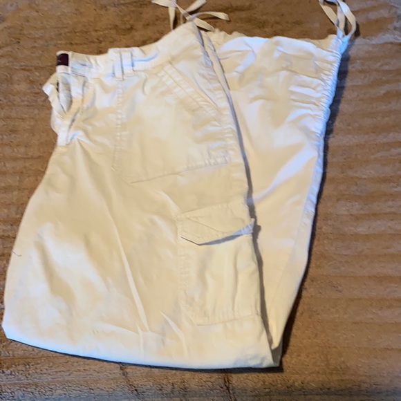 Gloria Vanderbilt Pants - 🔴⚪️🔵🇺🇸GLORIA VANDERBILT CAPRI PANTS